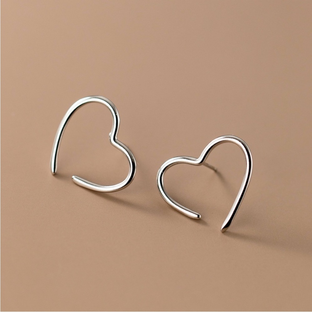 Unique Silver Heart Earrings - Picture 5 of 7